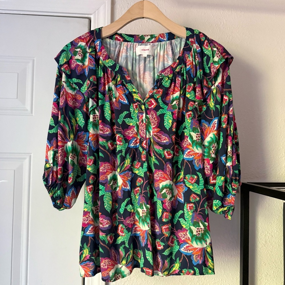 XiRENA black multicolor floral tropical rayon ruffle puff short sleeve blouse